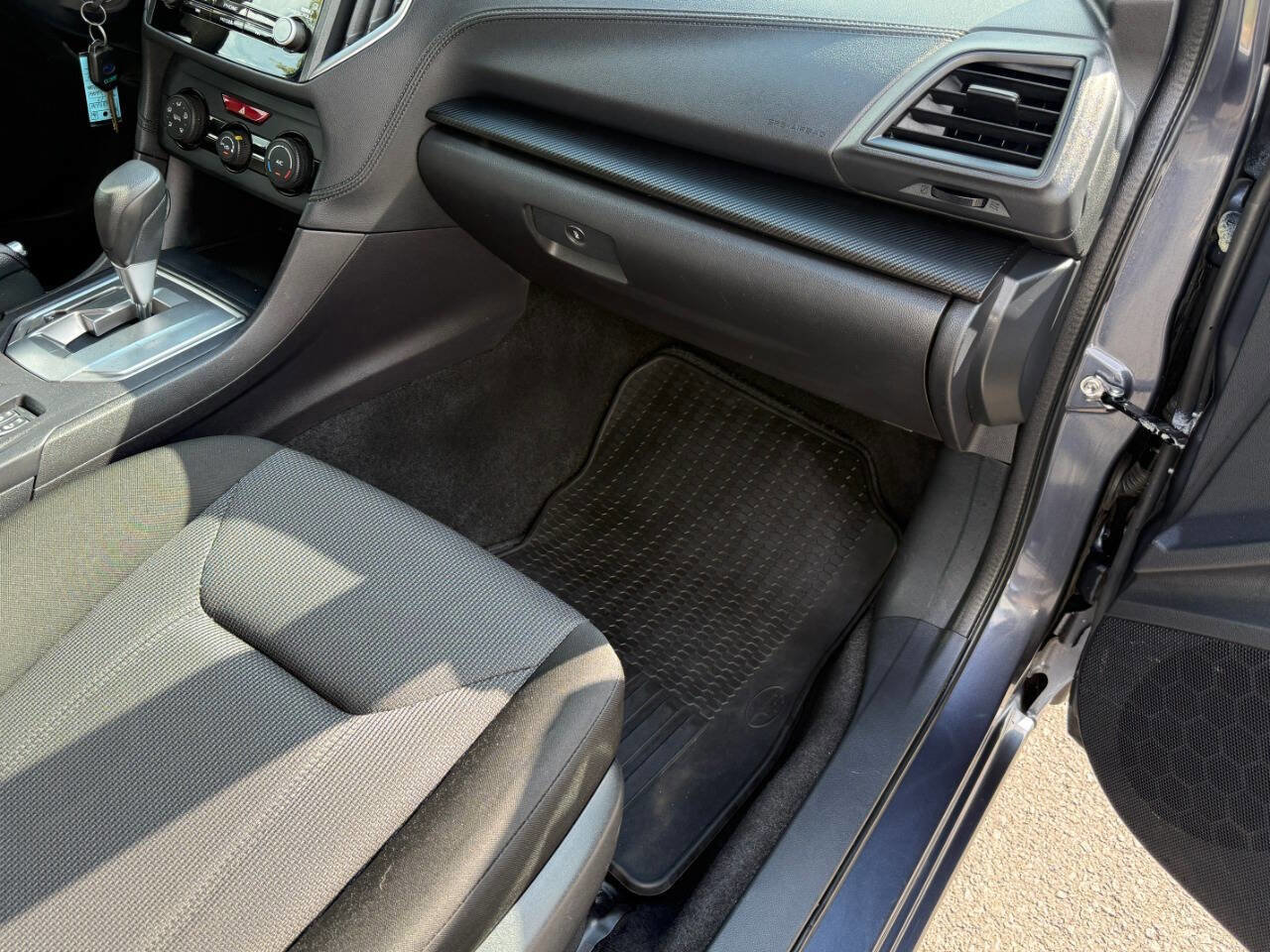 Used 2017 Subaru Impreza 2.0i Premium image 37