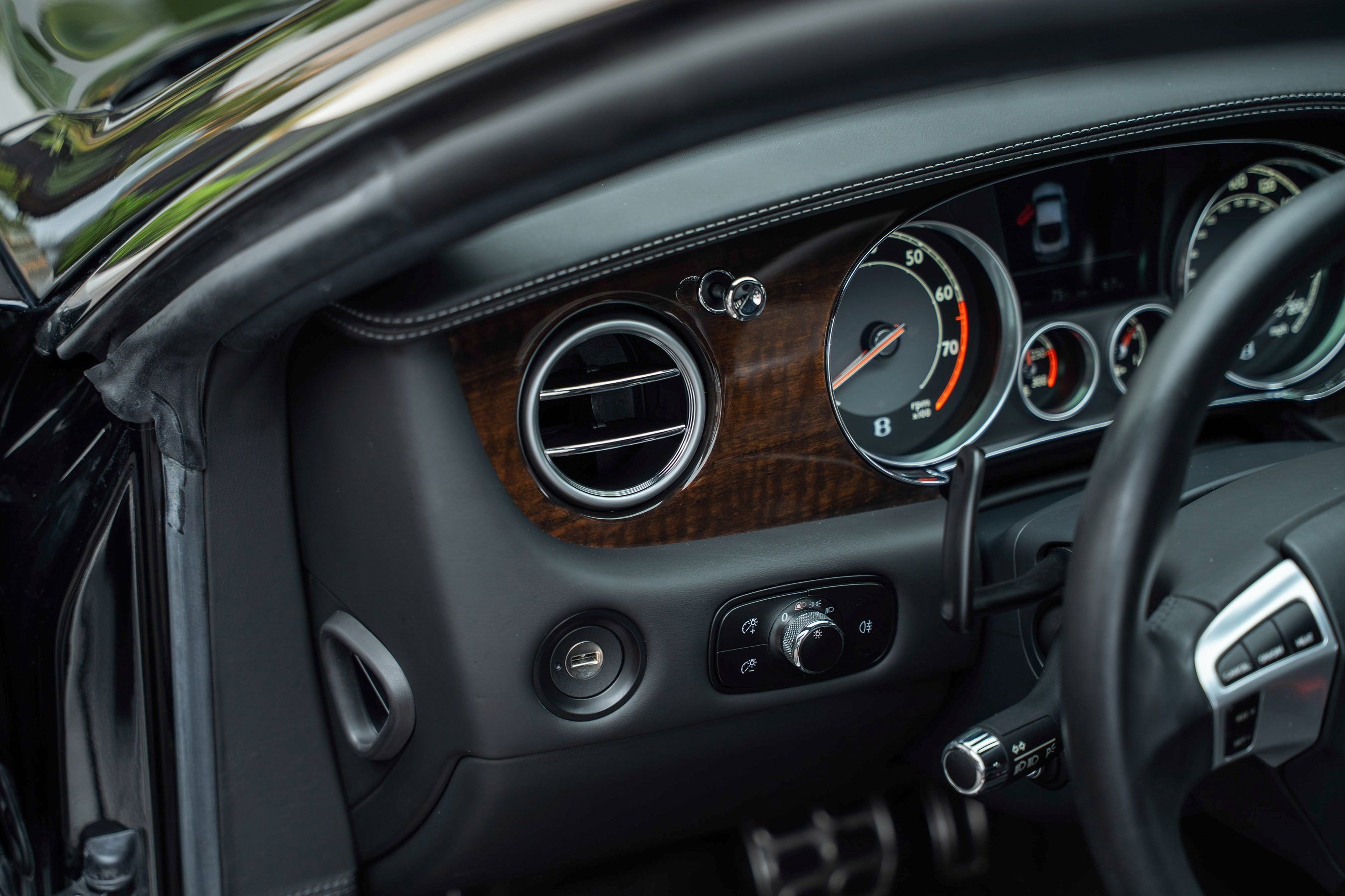 Used 2014 Bentley Continental GT image 23