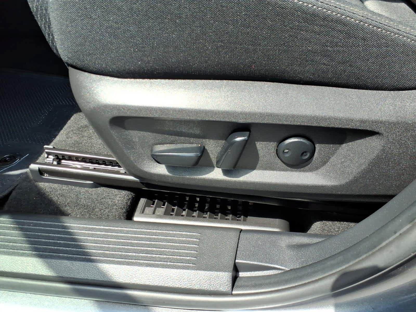 Certified 2024 Nissan Rogue SV AWD/4WD image 17
