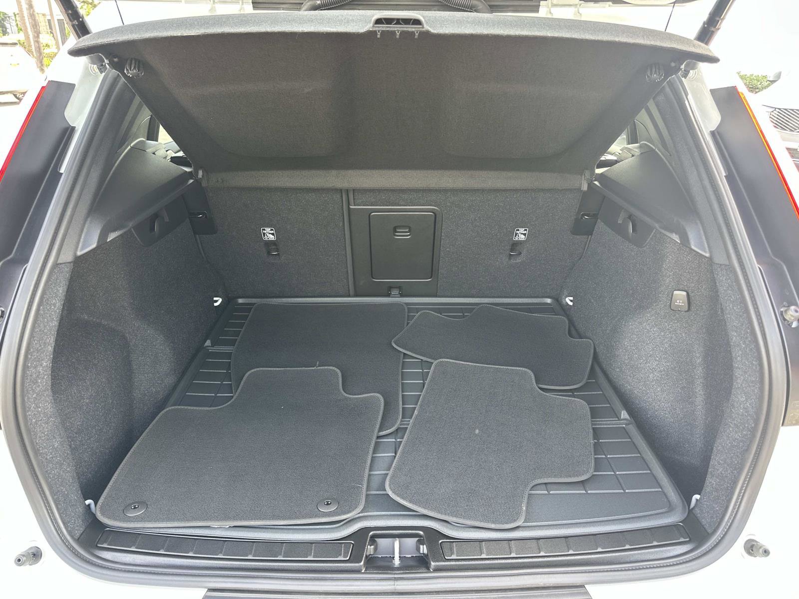 Certified 2026 Volvo XC40 B5 Plus w/ Protection Package Premier image 23