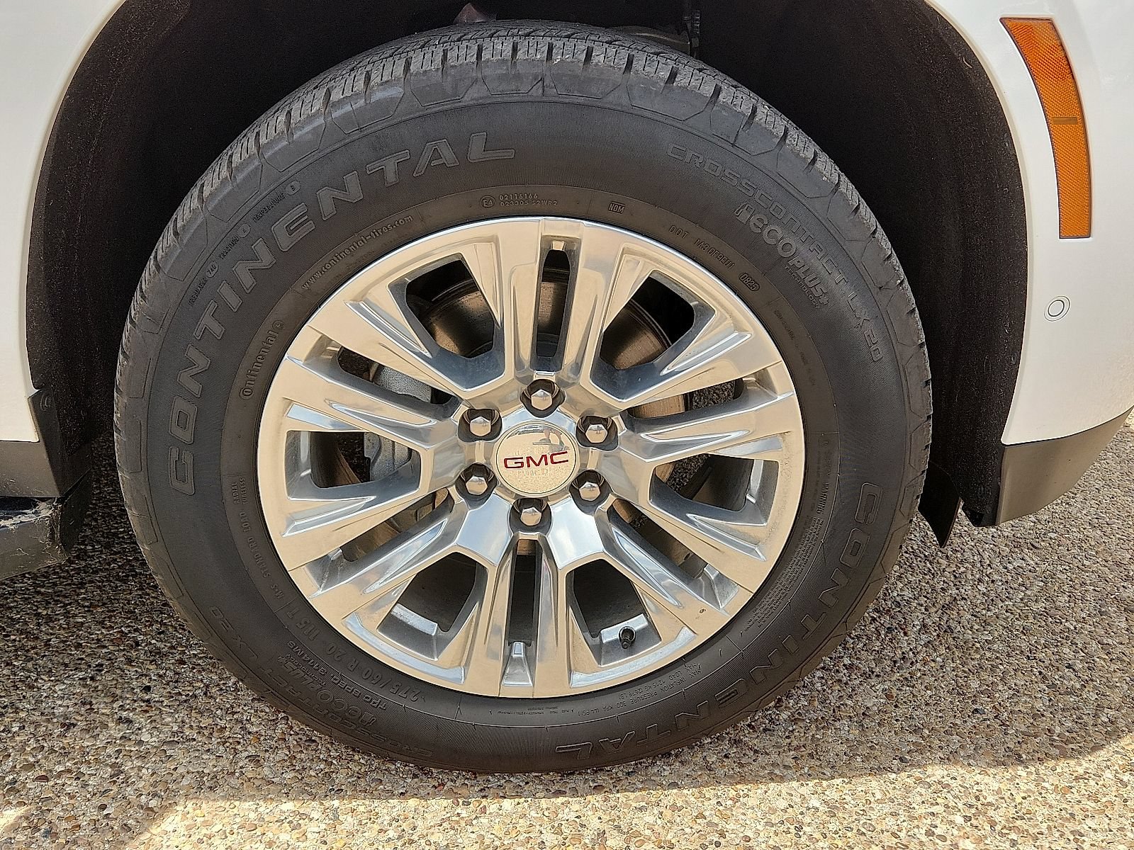 Used 2025 GMC Yukon Denali AWD/4WD image 7