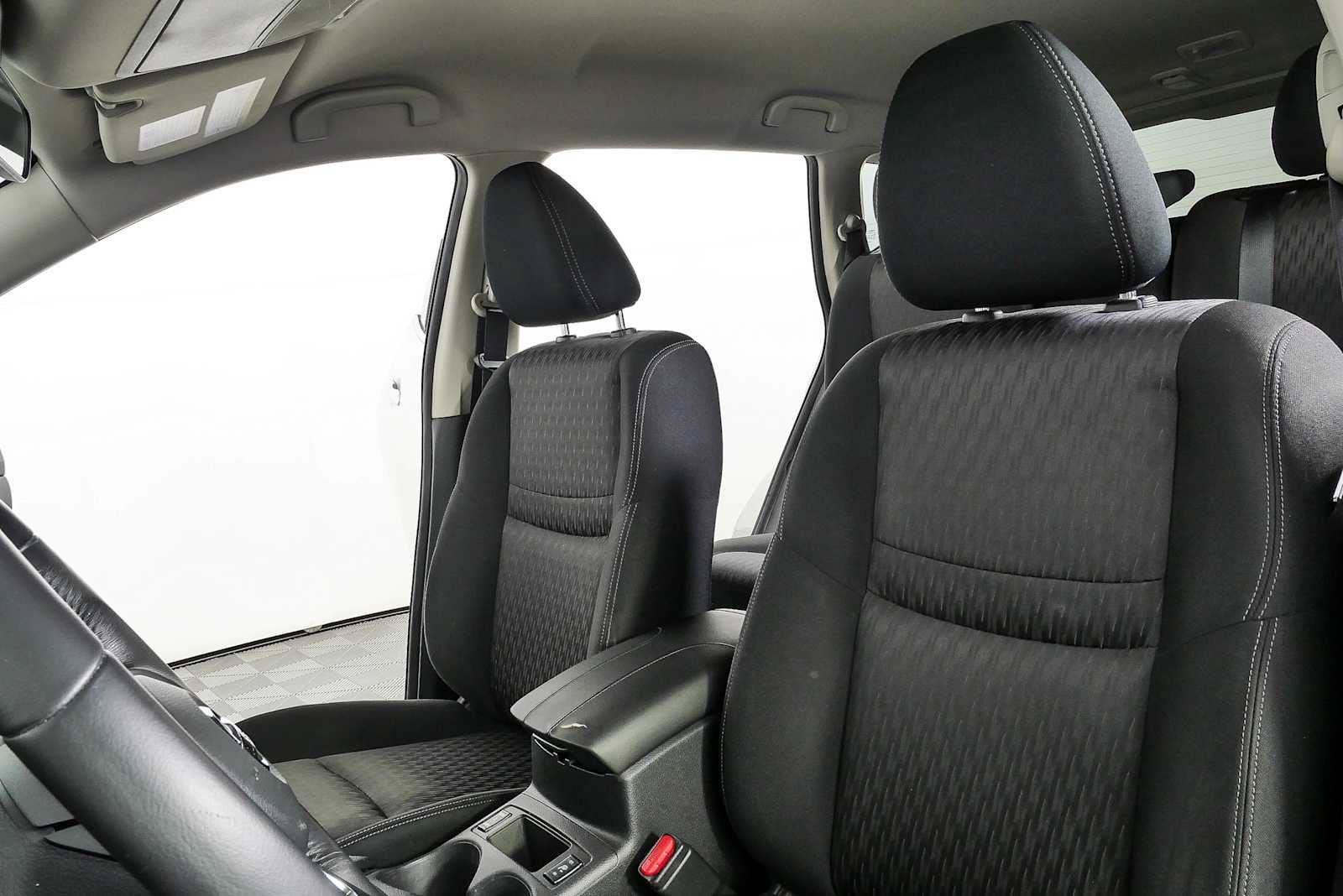 Used 2020 Nissan Rogue S w/ Special Edition Package FWD image 5