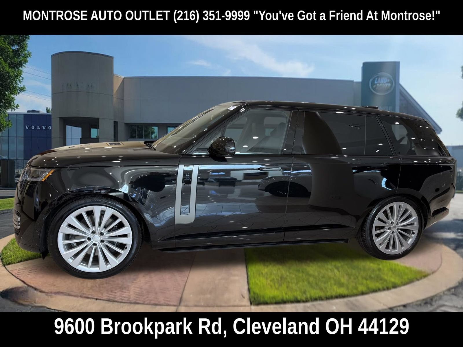 New 2025 Land Rover Range Rover Long Wheelbase SE AWD/4WD image 2