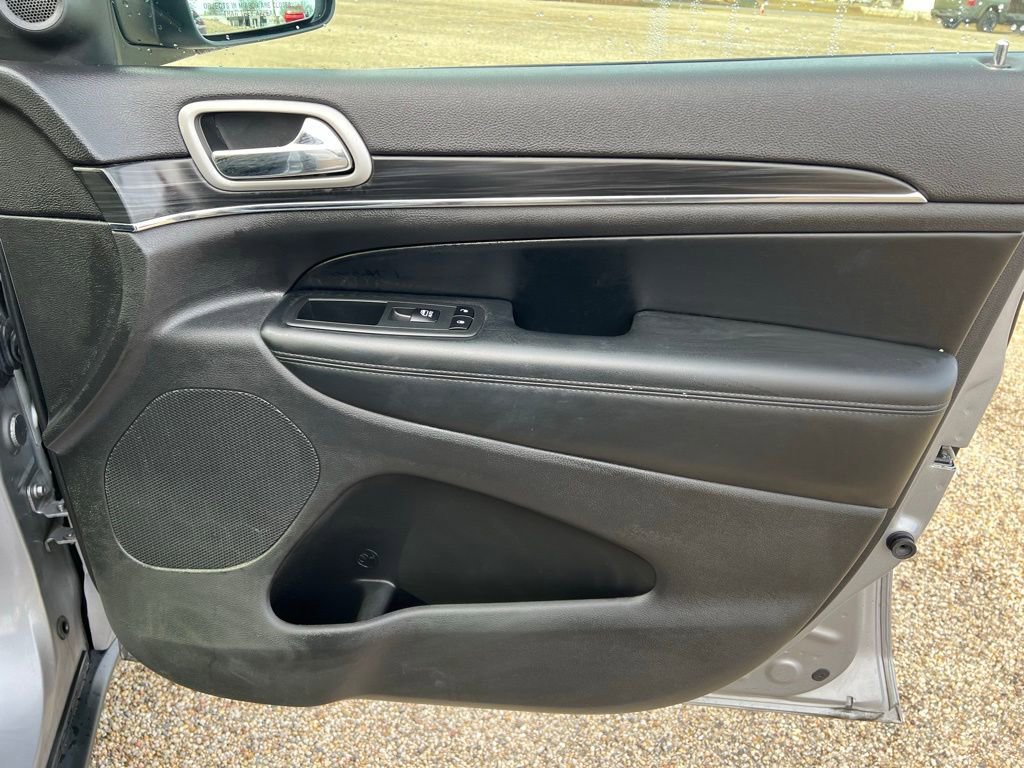 Used 2021 Jeep Grand Cherokee Limited image 13