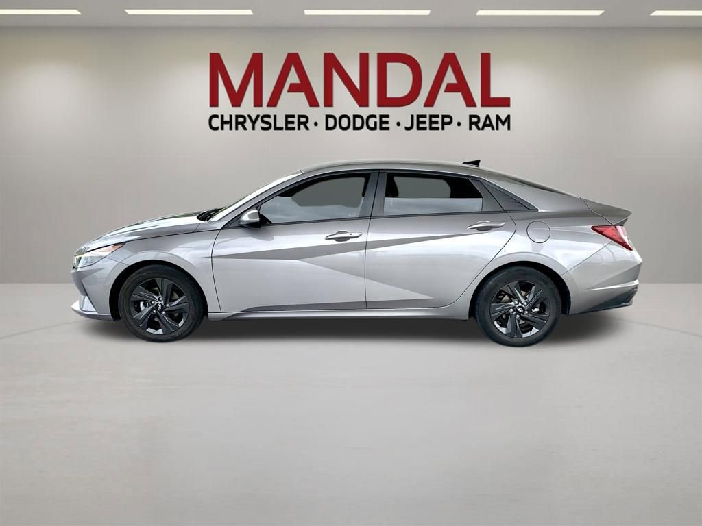 Used 2022 Hyundai Elantra SEL w/ Convenience Package FWD image 9