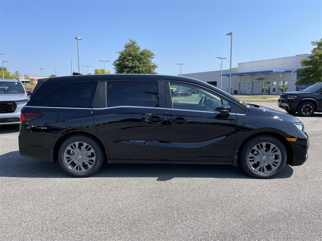 New 2026 Honda Odyssey Touring image 2