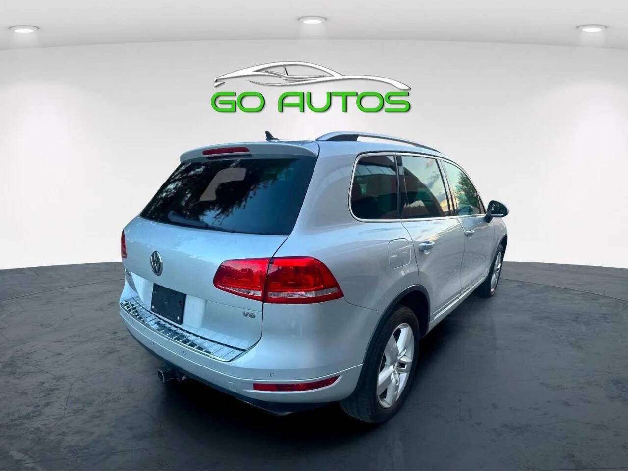 Used 2012 Volkswagen Touareg VR6 image 5