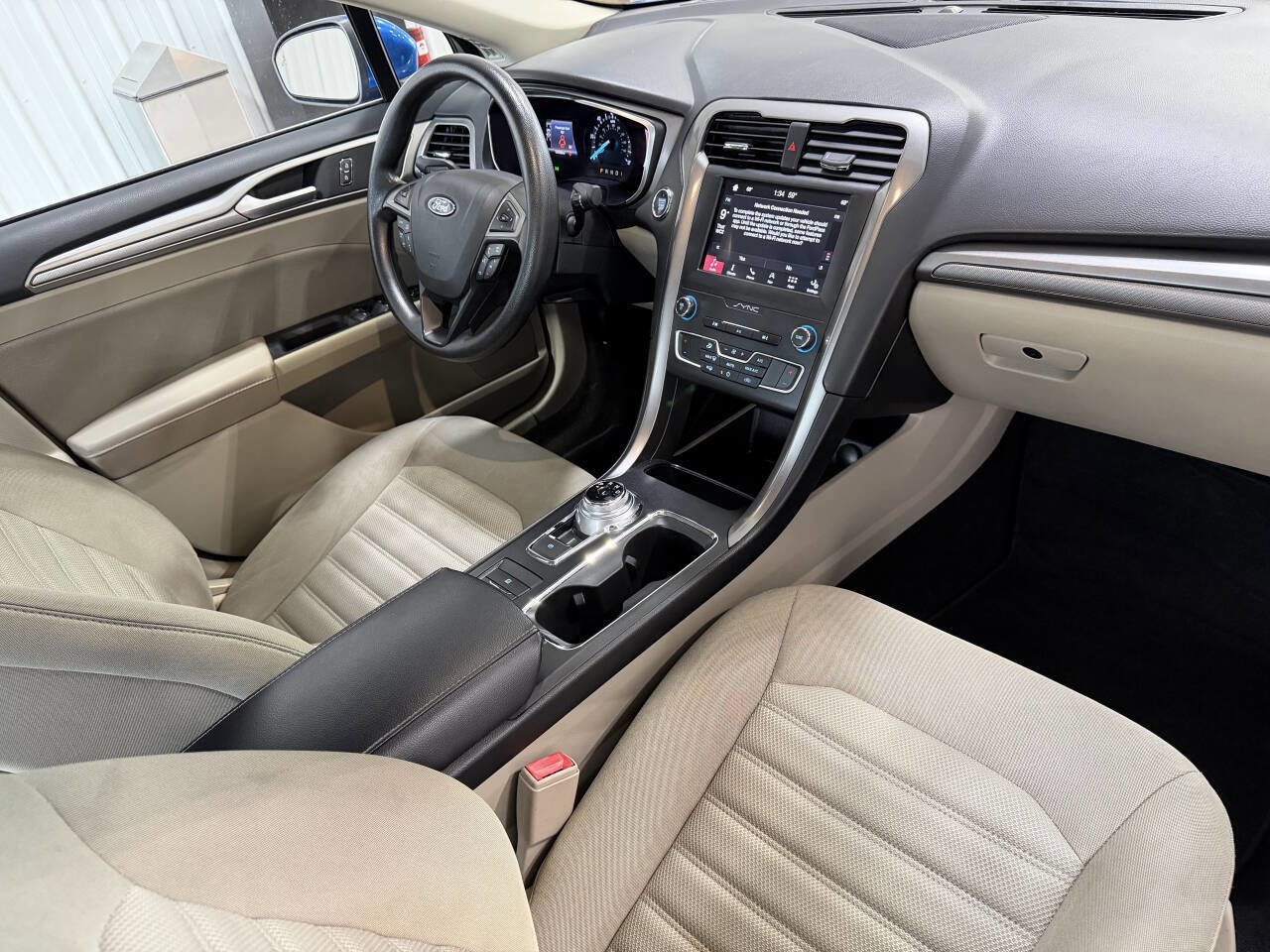Used 2019 Ford Fusion SE image 29