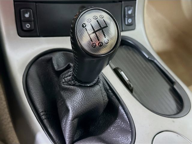 Used 2005 Chevrolet Corvette Convertible w/ Preferred Equipment Group image 16