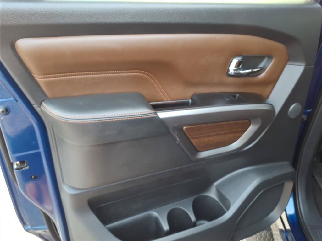 Used 2019 Nissan Titan Platinum Reserve AWD/4WD image 21