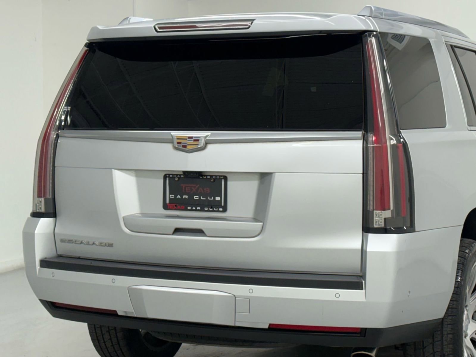 Used 2018 Cadillac Escalade Premium Luxury RWD image 43
