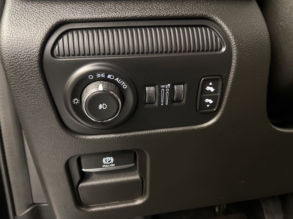 Used 2022 Jeep Wagoneer Series II AWD/4WD image 26
