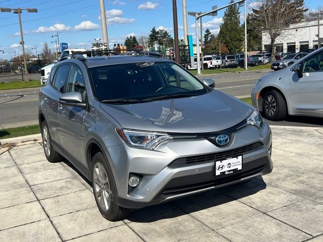 Used 2017 Toyota RAV4 Limited image 3