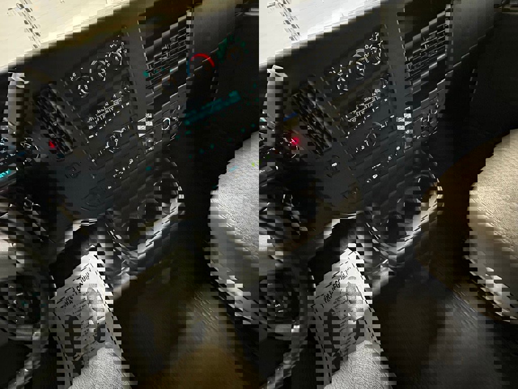 Used 2022 Chevrolet Express 3500 w/ Power Convenience Package image 28