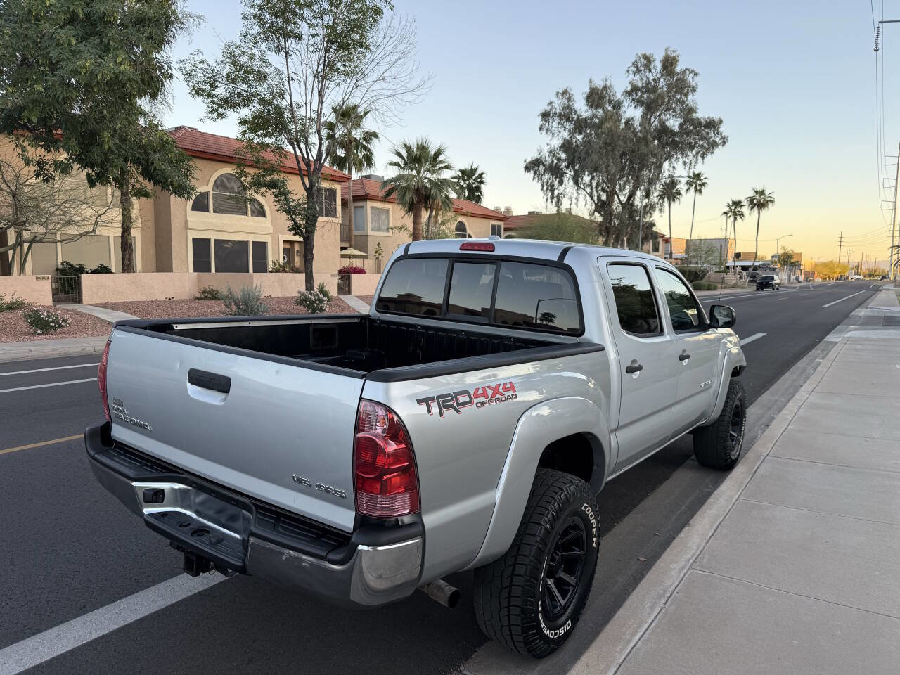 Used 2010 Toyota Tacoma V6 4x4 4dr Double Cab 5.0 ft S image 17