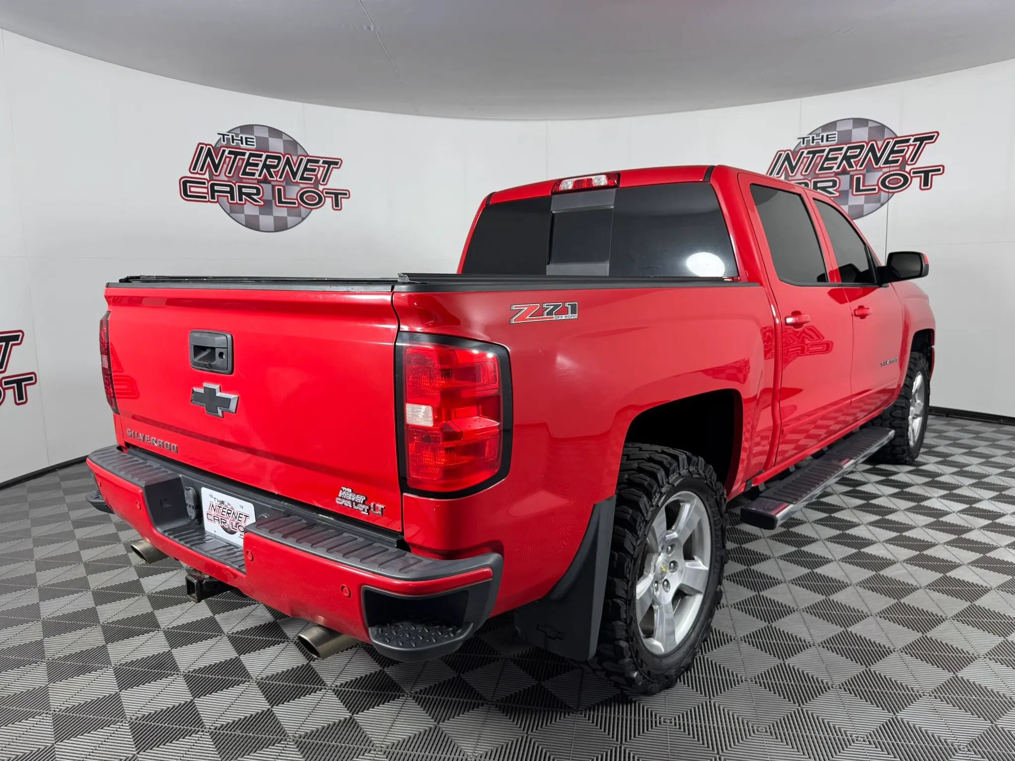 Used 2018 Chevrolet Silverado 1500 LT w/ All Star Edition AWD/4WD image 7
