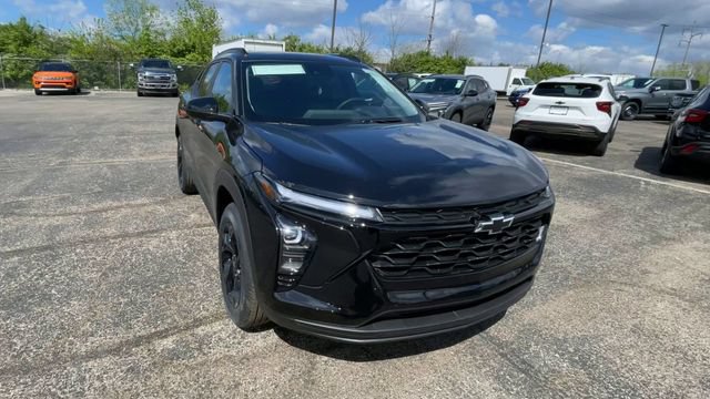 New 2026 Chevrolet Trax LT w/ Driver Confidence Package FWD image 4
