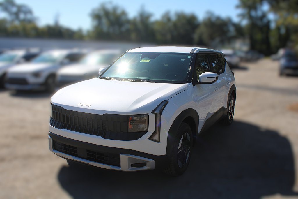 New 2027 Kia Seltos LX FWD image 15