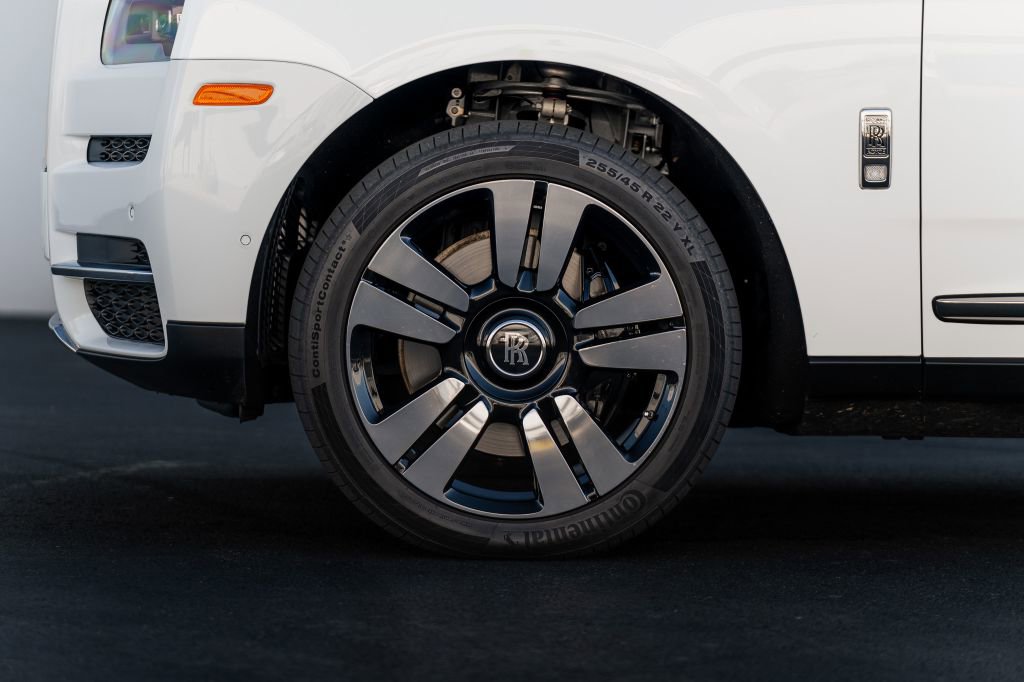 Used 2022 Rolls-Royce Cullinan image 10