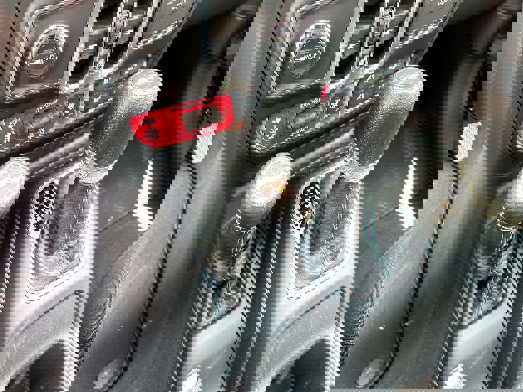 New 2023 Jeep Wrangler Rubicon w/ Cold Weather Group image 20