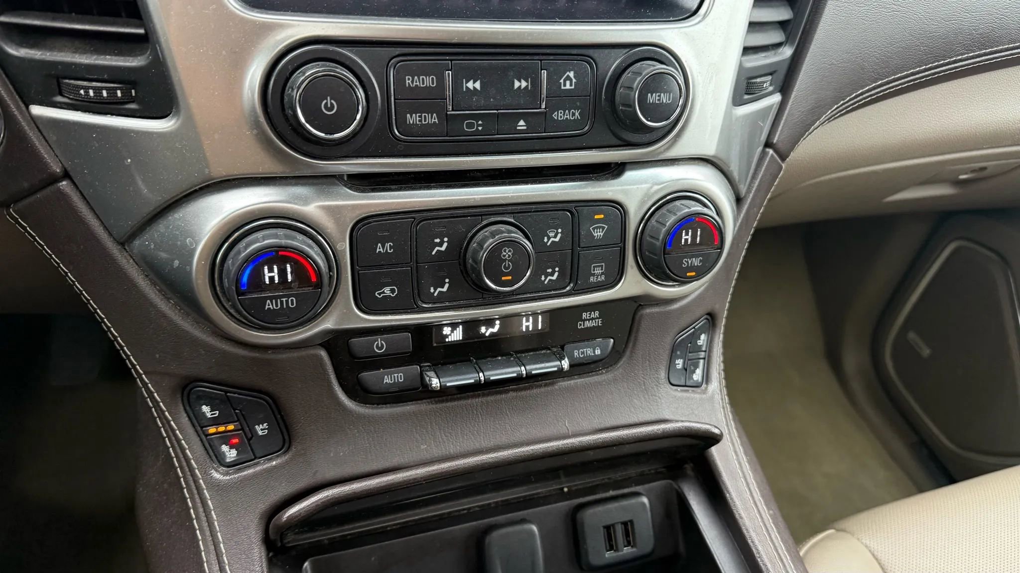 Used 2015 Chevrolet Suburban LTZ image 17