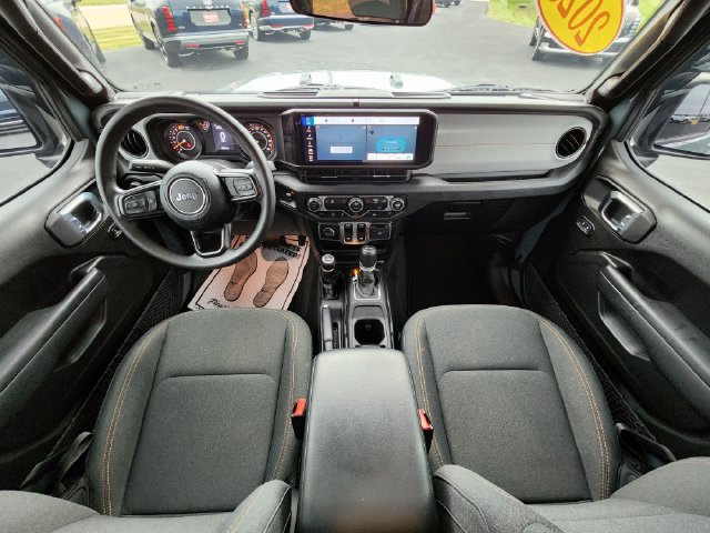 Used 2025 Jeep Wrangler Sport AWD/4WD image 6