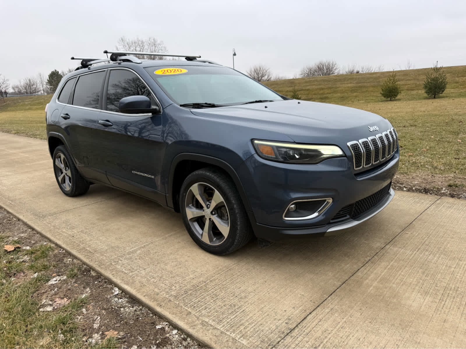 Used 2020 Jeep Cherokee Limited image 8