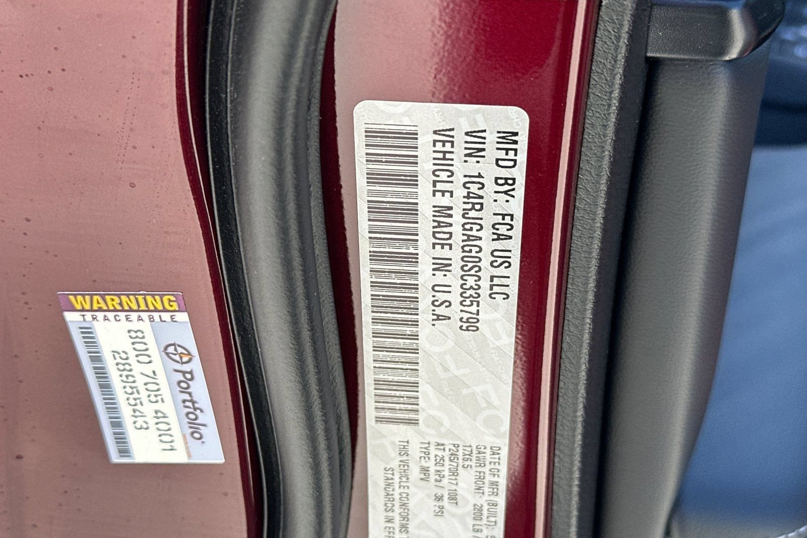 New 2025 Jeep Grand Cherokee Laredo w/ Luxury Tech Group I RWD image 29