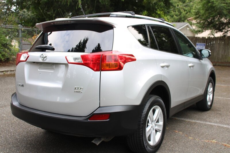 Used 2013 Toyota RAV4 XLE AWD/4WD image 3