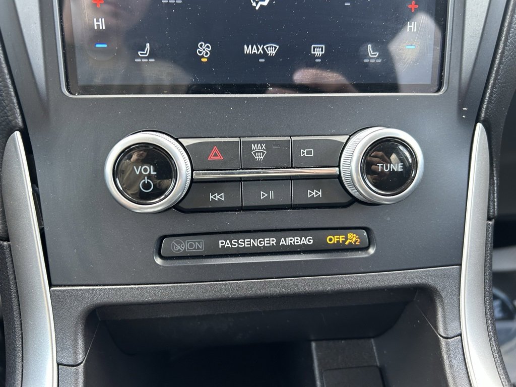 Used 2023 Ford Edge SEL image 25