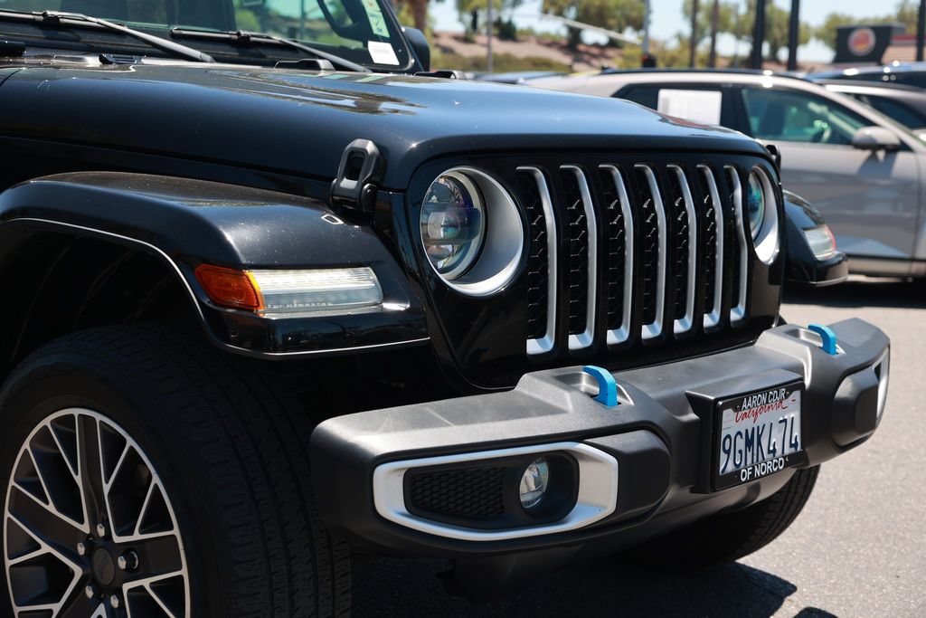 Used 2023 Jeep Wrangler Unlimited Sahara w/ Cold Weather Group AWD/4WD image 9
