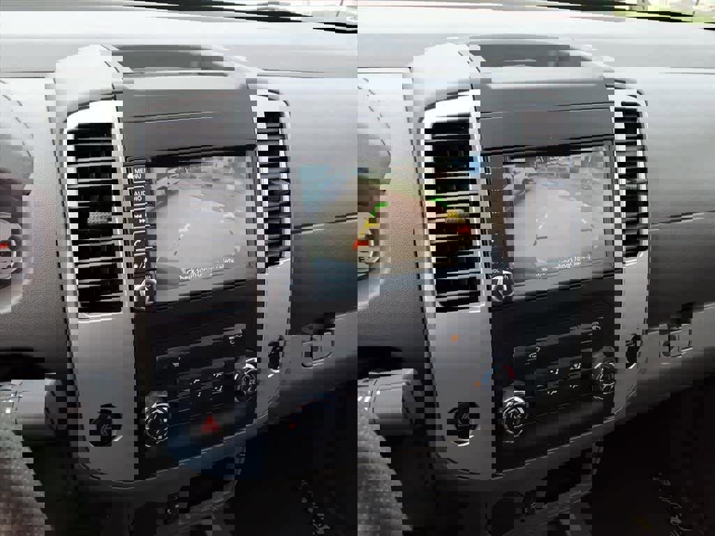 Used 2019 Nissan Frontier Desert Runner image 22