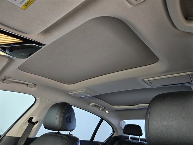 Used 2016 BMW 740i image 11