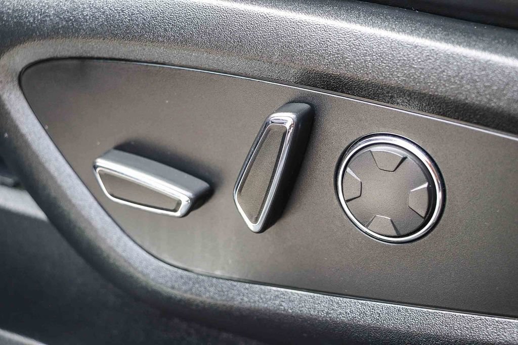 Used 2019 Lincoln MKC Reserve FWD image 24