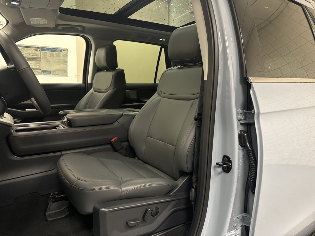 New 2025 Ford Expedition Max Active image 3