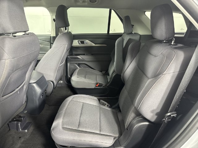 Used 2026 Ford Explorer Active AWD/4WD image 21