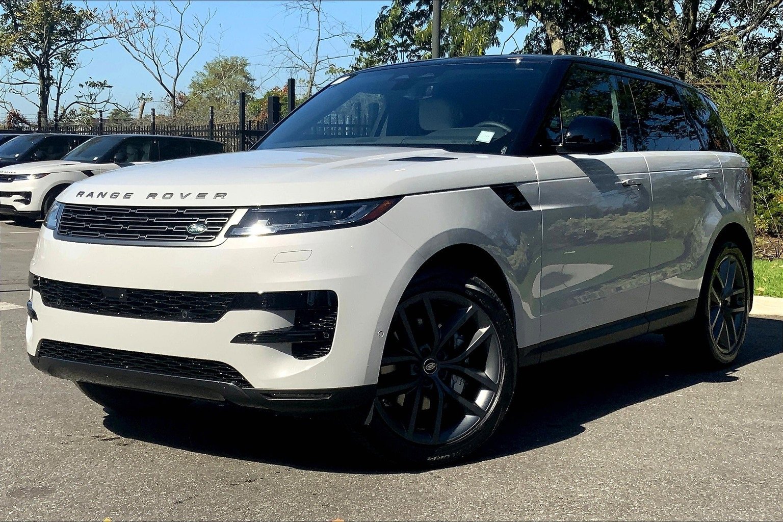 New 2025 Land Rover Range Rover Sport SE
