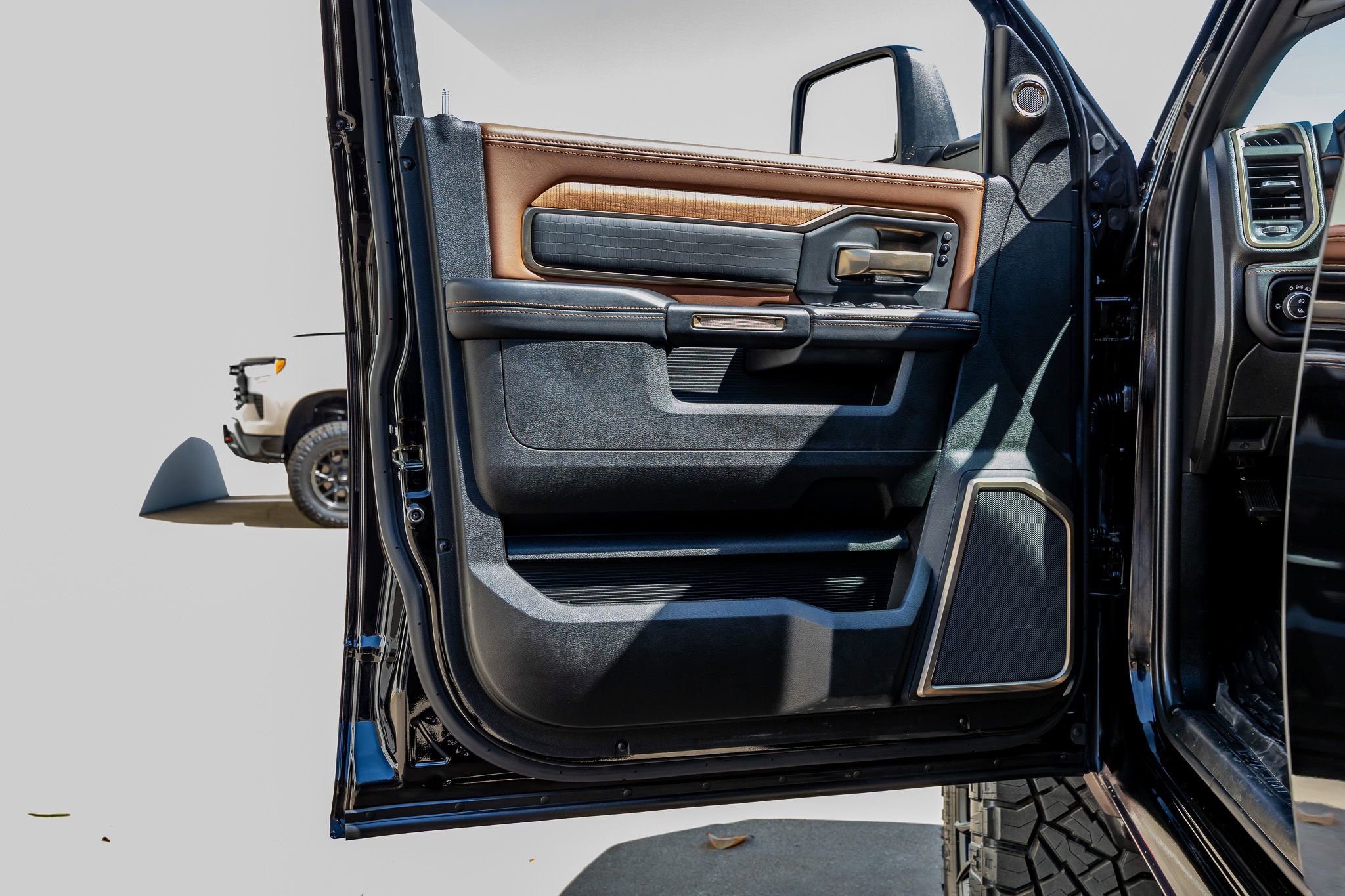 Used 2024 RAM 2500 Limited w/ Safety Group image 35