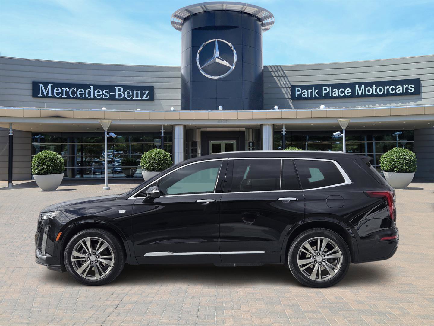 Used 2021 Cadillac XT6 Premium Luxury image 3