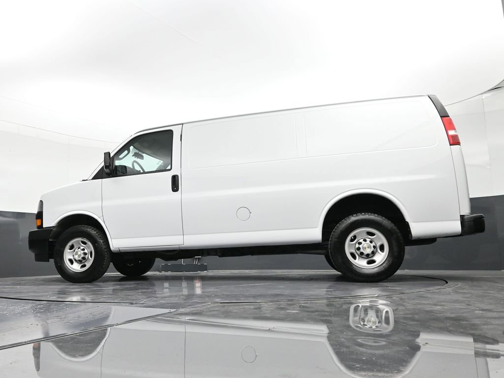 Used 2023 Chevrolet Express 2500 image 21