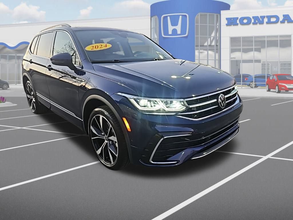 Used 2024 Volkswagen Tiguan SEL R-Line image 1