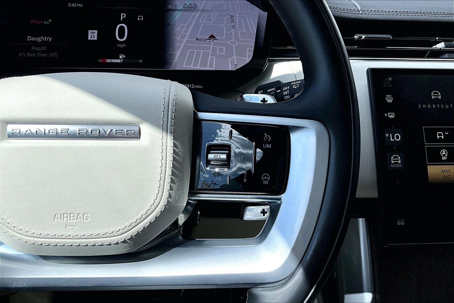 Certified 2024 Land Rover Range Rover SE AWD/4WD image 18