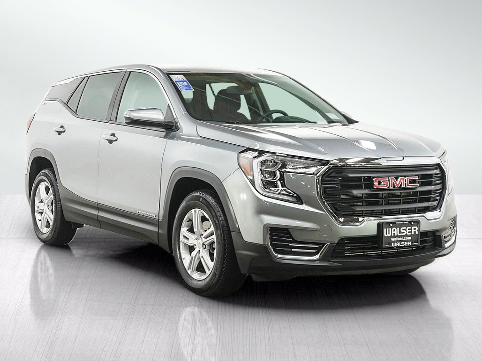 Used 2024 GMC Terrain SLE FWD image 7