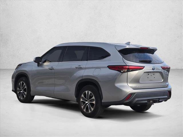 Used 2022 Toyota Highlander XLE image 7
