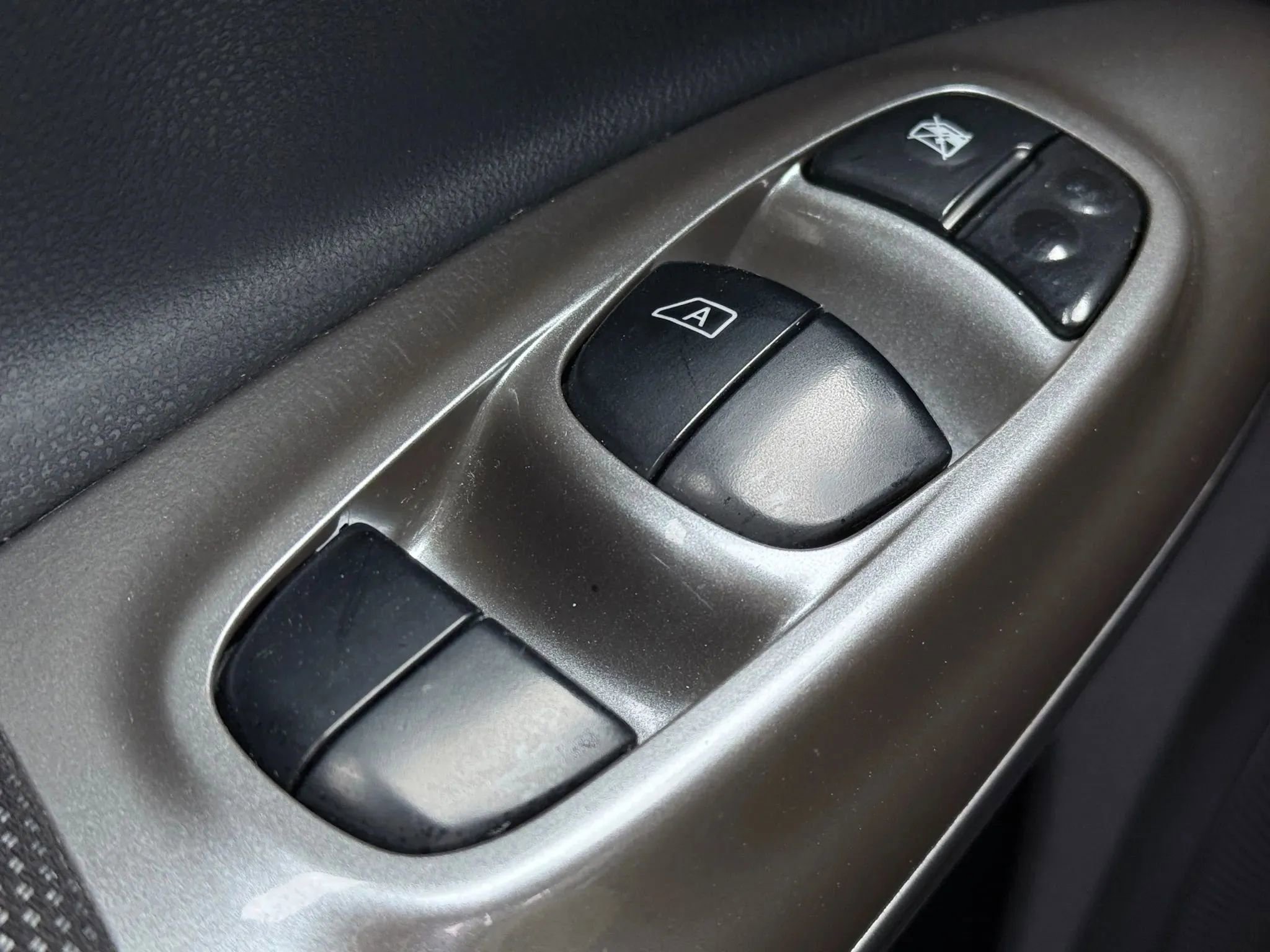 Used 2014 Nissan Juke S image 23