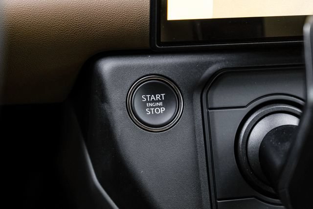 New 2026 Land Rover Defender 110 V8 AWD/4WD image 25