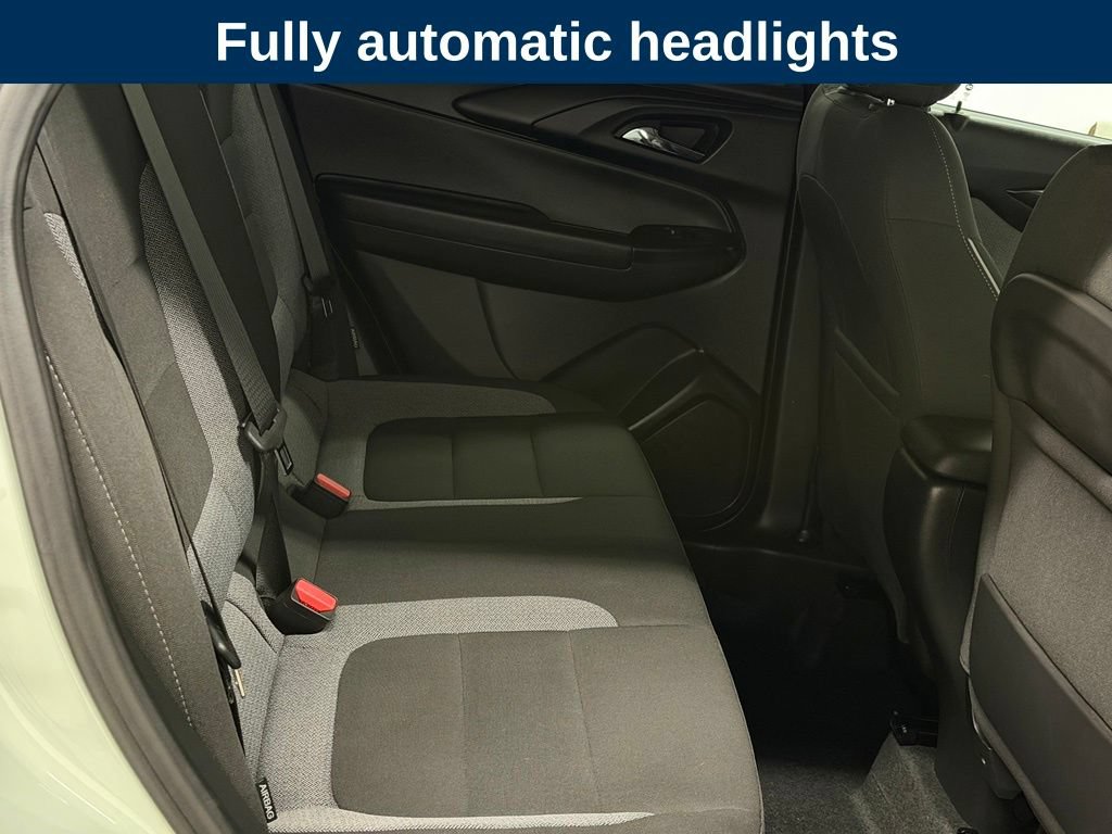 Used 2025 Chevrolet TrailBlazer LT FWD image 16