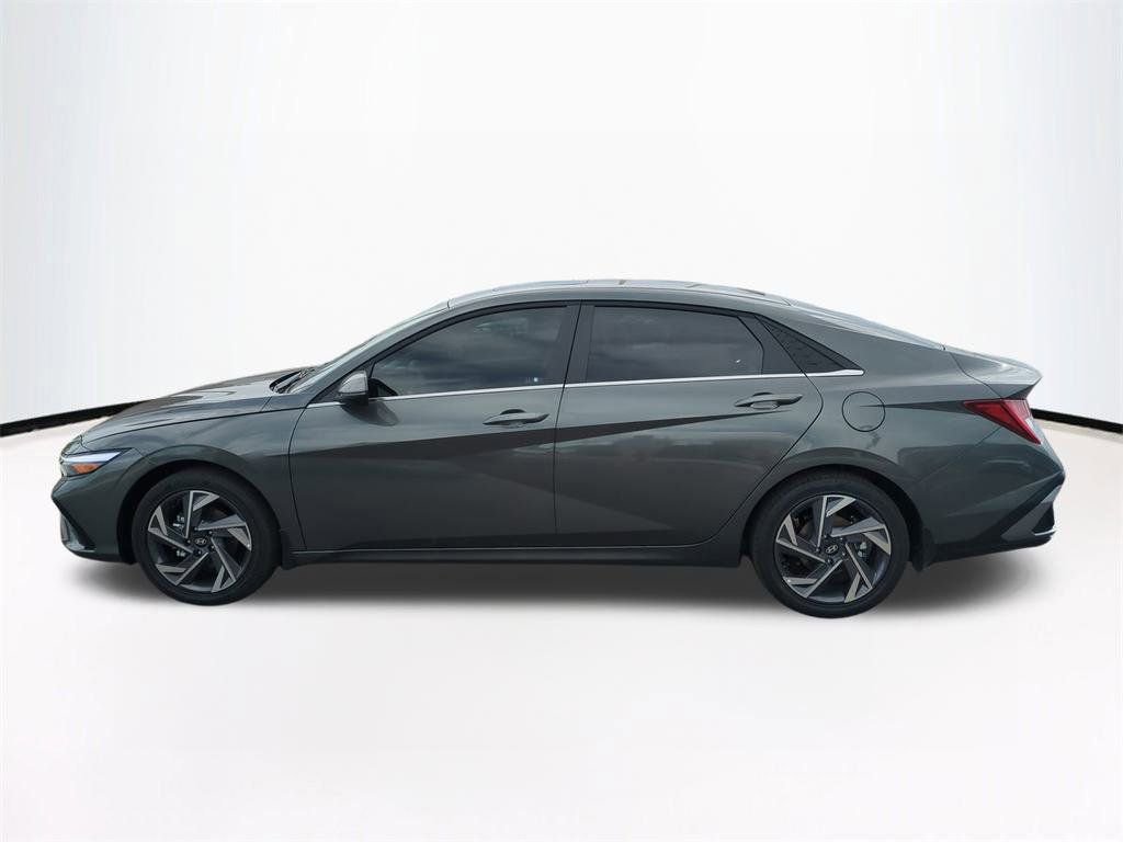New 2026 Hyundai Elantra Limited image 8