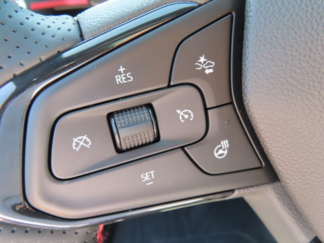 Used 2026 Chevrolet Trax RS w/ Sunroof Package FWD image 17