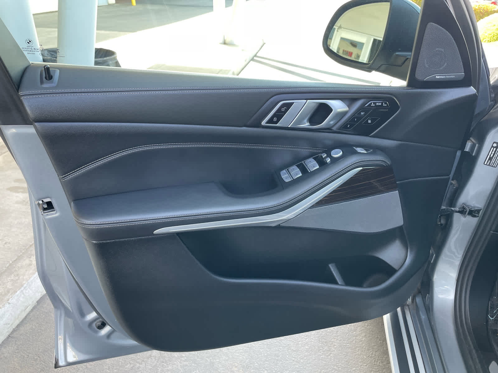 Used 2024 BMW X7 xDrive40i image 16